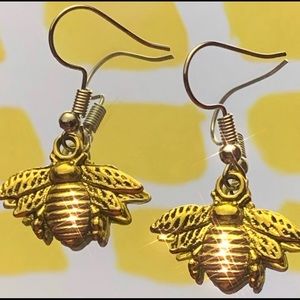 Adorable Bee Earrings. 🍯🍯